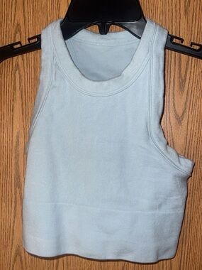 Xs ALO Yoga Baby Blue Ribbed Crop Tank
